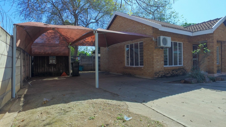 2 Bedroom Property for Sale in Oos Einde North West